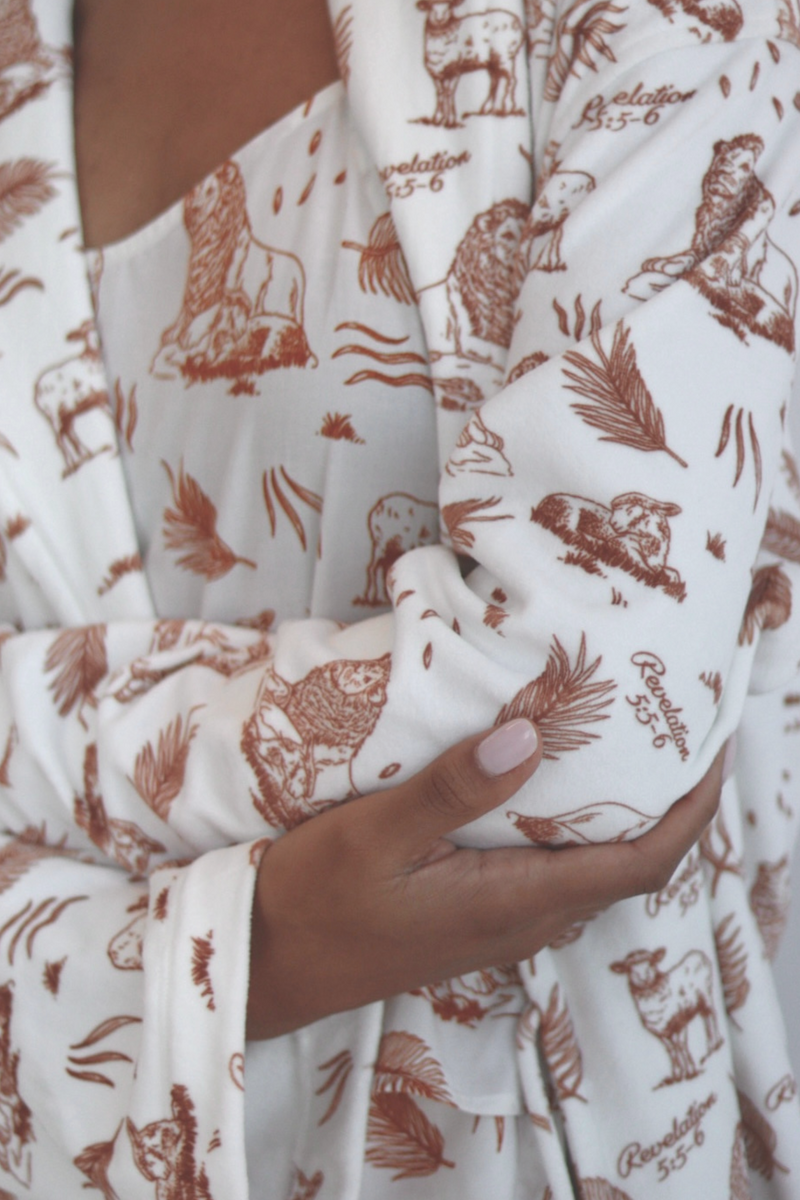 THE L&L ROBE